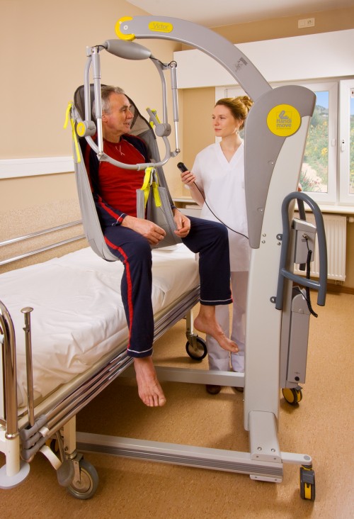 Handi-Move - - Spacieux - Soulève-personne mobile 2600 (Victor) , Soulève-personne avec fléau basculant 2610 (Victor) , Le fléau basculant électrique