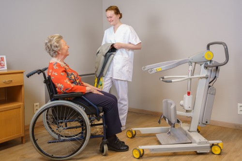 Transfer van/naar rolstoel - Actieve tilband - Lève-personne actif 2620 -  peu ou pas de tension sous les aisselles - Handi-Move Lève-personnes