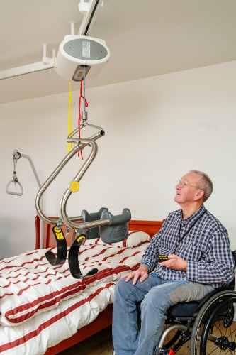 Lève-personne au plafond - utilisation autonome ; Rails au plafond ; Châssis-mains Handi-Move - Handi-Move Lève-personnes