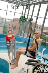 Lève-personne mobile de piscine ; Siège de bain ; Fléau Classique - Handi-Move Lève-personnes